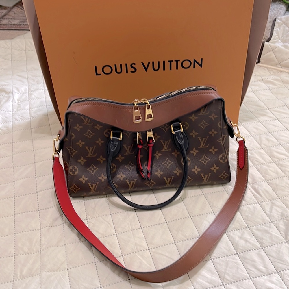 LOUIS VUITTON 
Tuileries Monogram Canvas Shoulder Bag Caramel